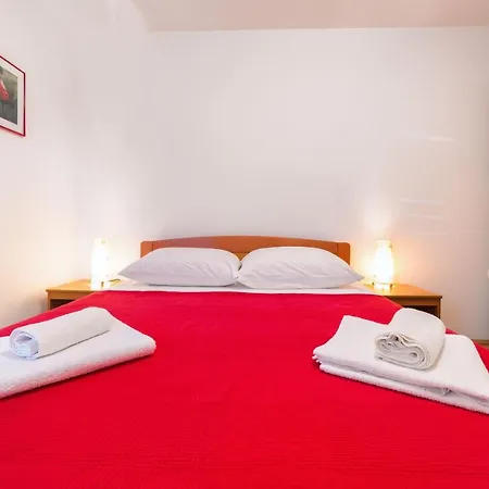 Lovas Lägenhet Vodice